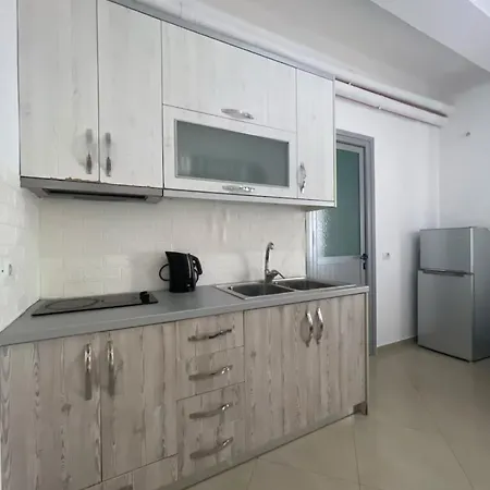 Guesthouse Ksamil *